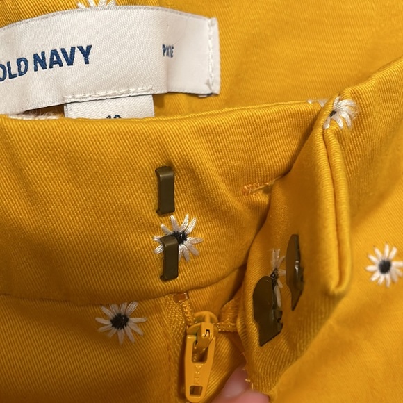 NWOT Old Navy Embroidered Pixie Pants - Picture 5 of 6